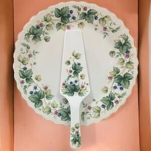 Vintage Andrea by Sadek Fine Bone China Cake/Pie Server/Farmhouse Kitchen